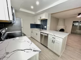 Photo #3: 6640790 Listing 