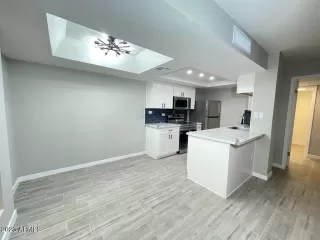 Photo #6: 6640790 Listing 