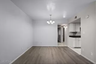 Photo #4: 6640897 Listing 