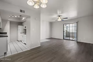 Photo #5: 6640897 Listing 