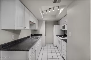 Photo #6: 6640897 Listing 