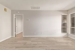 Photo #6: 6640994 Listing