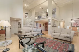 Photo #5: 6641018 Listing