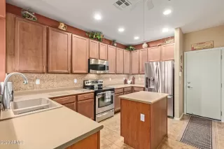Photo #6: 6641028 Listing