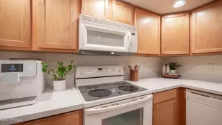 Photo #5: 6641089 Listing