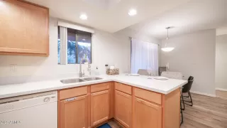 Photo #6: 6641089 Listing