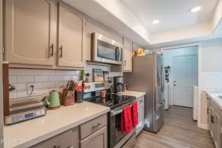 Photo #5: 6641222 Listing