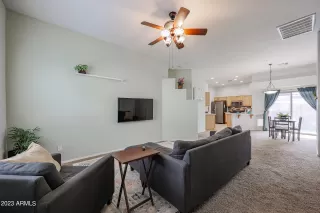 Photo #6: 6641357 Listing