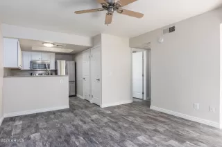 Photo #4: 6641526 Listing