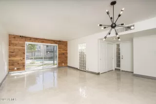 Photo #5: 6641582 Listing