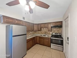 Photo #5: 6641683 Listing