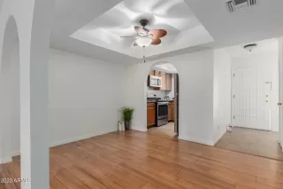 Photo #6: 6641704 Listing