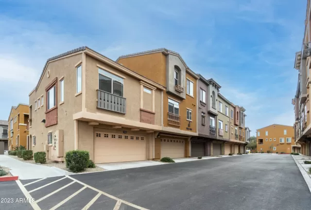 MLS: 6641923 Condo For Sale