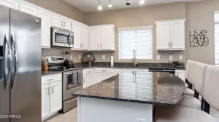 Photo #5: 6641923 Listing