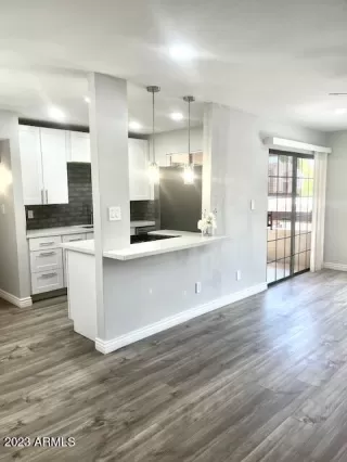 Photo #5: 6641994 Listing 