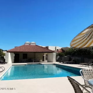 Photo #4: 6642160 Listing