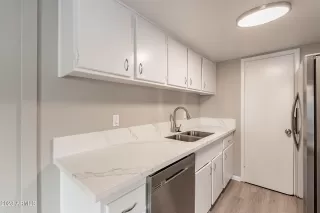 Photo #3: 6642243 Listing