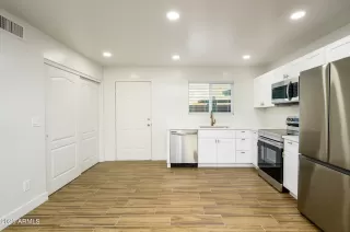 Photo #4: 6642342 Listing