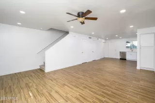 Photo #6: 6642342 Listing