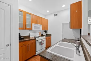 Photo #5: 6642347 Listing