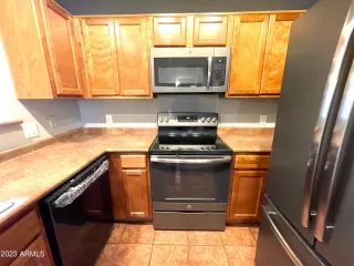 Photo #5: 6642365 Listing