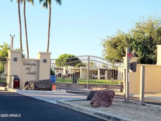 Photo #2: 6642418 Listing 