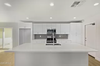 Photo #6: 6642776 Listing 