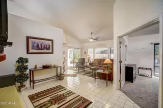 Photo #5: 6642889 Listing