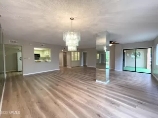 Photo #3: 6642908 Listing