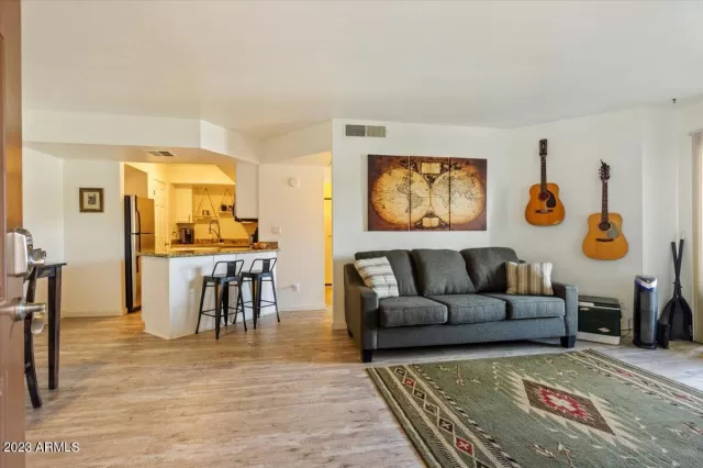 MLS: 6642940 Condo For Sale