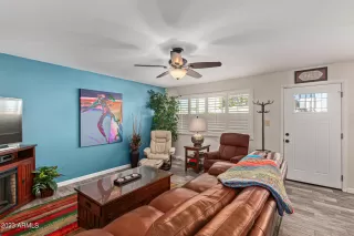 Photo #2: 6642983 Listing 