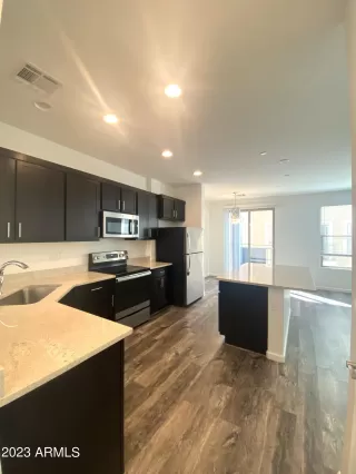 Photo #2: 6643319 Listing