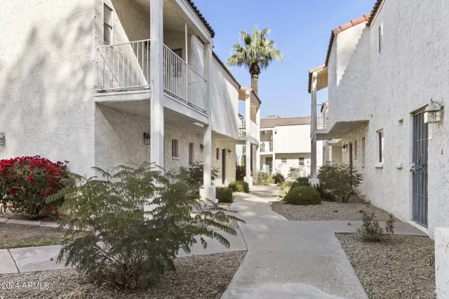 MLS: 6643372 Condo For Sale