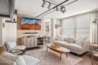 Photo #4: 6643388 Listing