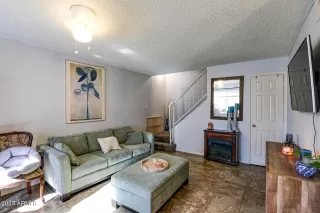 Photo #5: 6643399 Listing