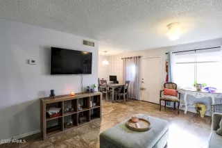 Photo #6: 6643399 Listing