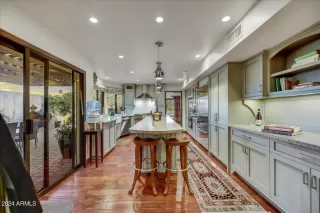 Photo #6: 6643658 Listing