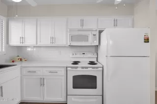 Photo #5: 6643722 Listing