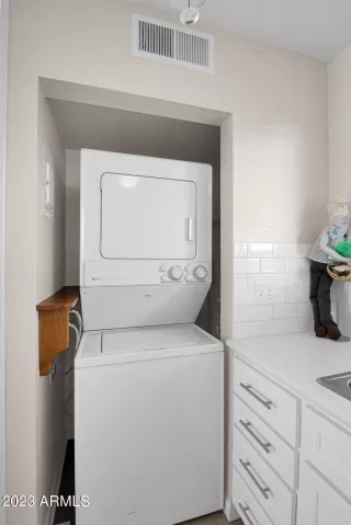 Photo #6: 6643722 Listing