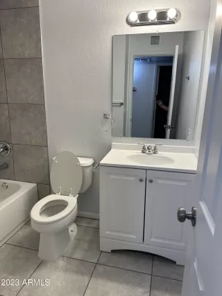 Photo #6: 6643781 Listing