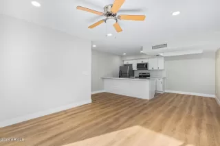 Photo #5: 6643823 Listing