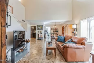 Photo #5: 6643936 Listing 