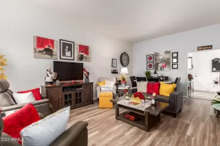 Photo #3: 6644043 Listing 