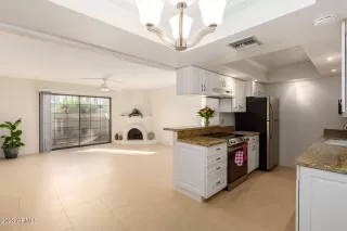 Photo #6: 6644350 Listing 