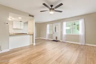 Photo #5: 6644417 Listing