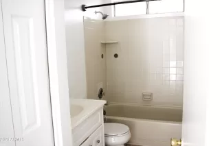 Photo #6: 6644447 Listing