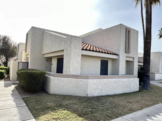 MLS: 6644510 Condo For Sale