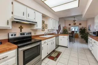 Photo #6: 6644795 Listing