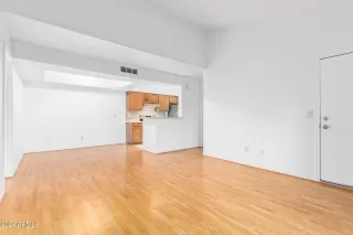 Photo #4: 6644974 Listing