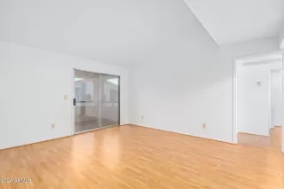 Photo #6: 6644974 Listing